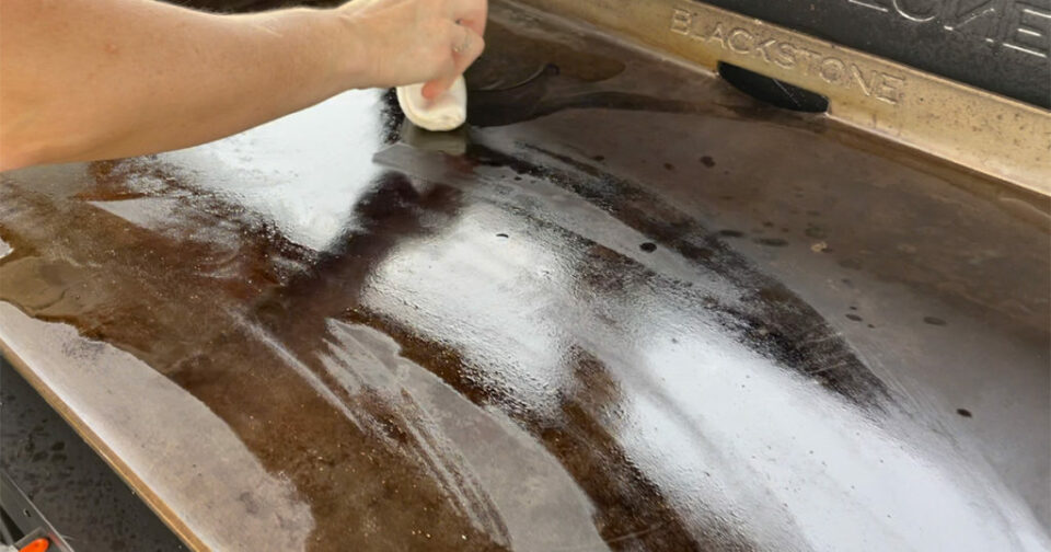 How to Clean Blackstone Griddle & Season it Properly (w/Pics)