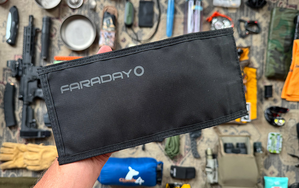 JACKET Pro Faraday CORDURA® Vertical Phone Bag
